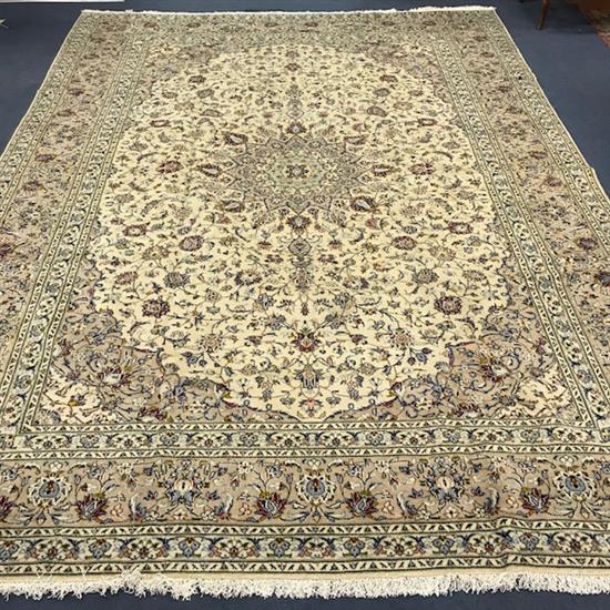 A Kashan carpet 344 x 248cm